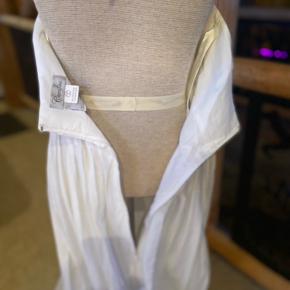 Ivory gown by Carafina Size 8 NWT - Picture 6 of 16